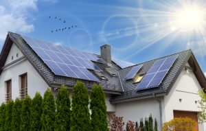 【解説】家庭と企業における太陽光発電の利点